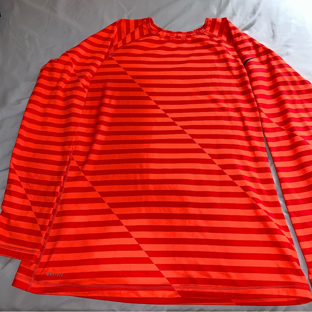 NIKE Women’s dri-fit long sleeve